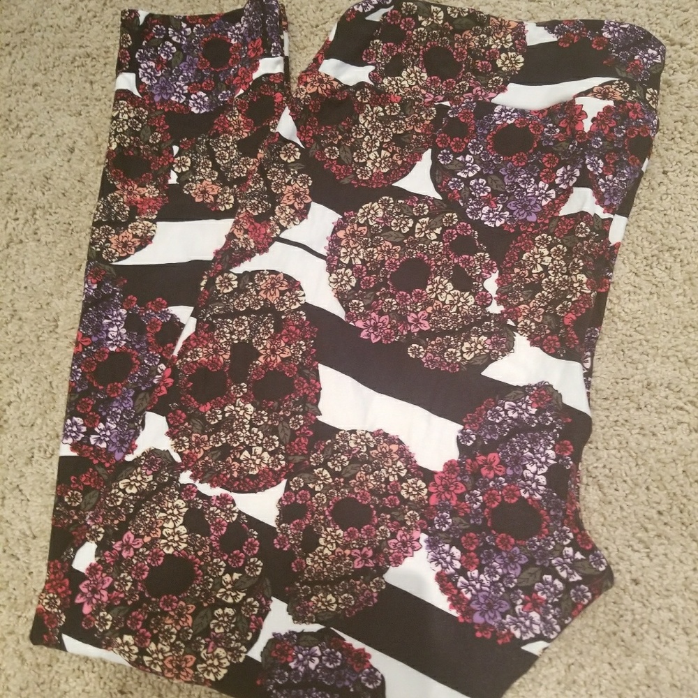 LuLaRoe TC2 Floral Skulls